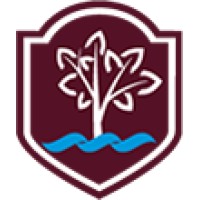 Colaiste Bhaile Chlair crest